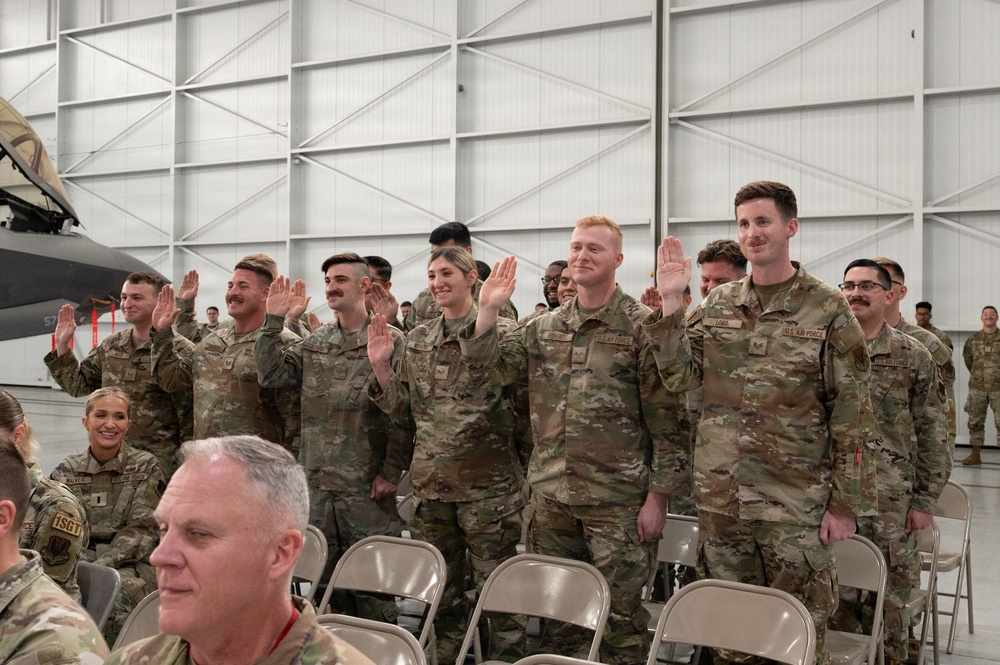 Lightning AMU unveils new heritage tail during DCC ceremony