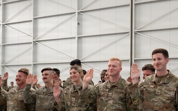 Lightning AMU unveils new heritage tail during DCC ceremony