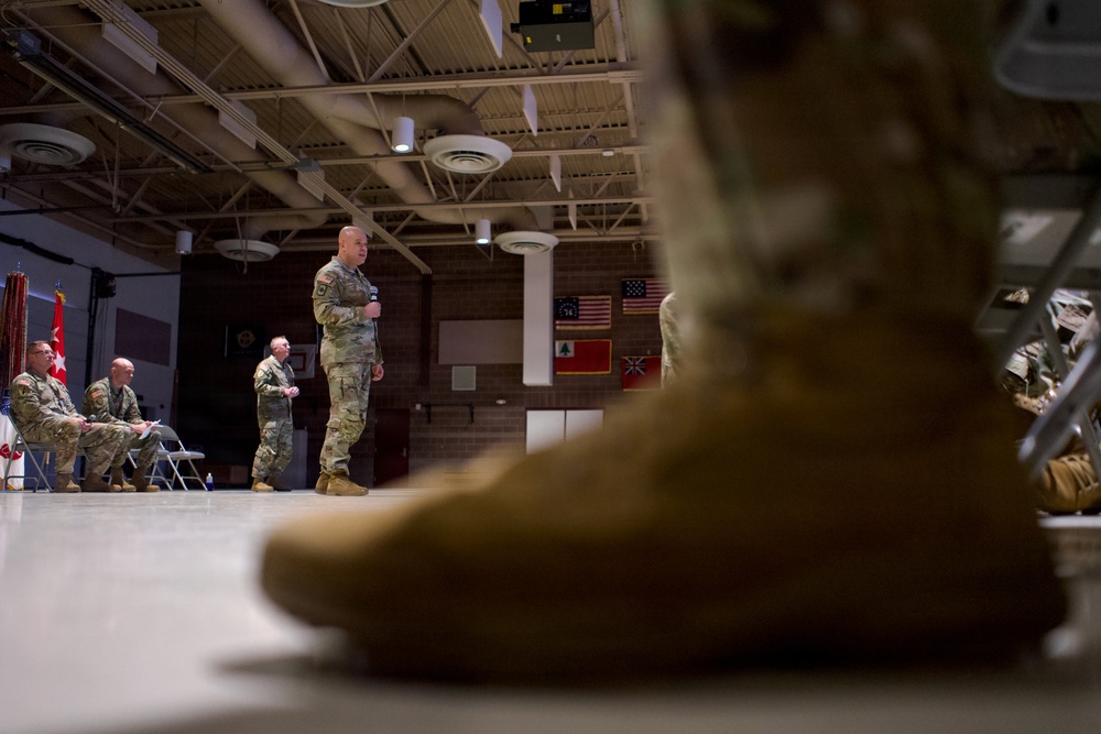 Director of the Army National Guard visits with Alaska Army Guard Soldiers
