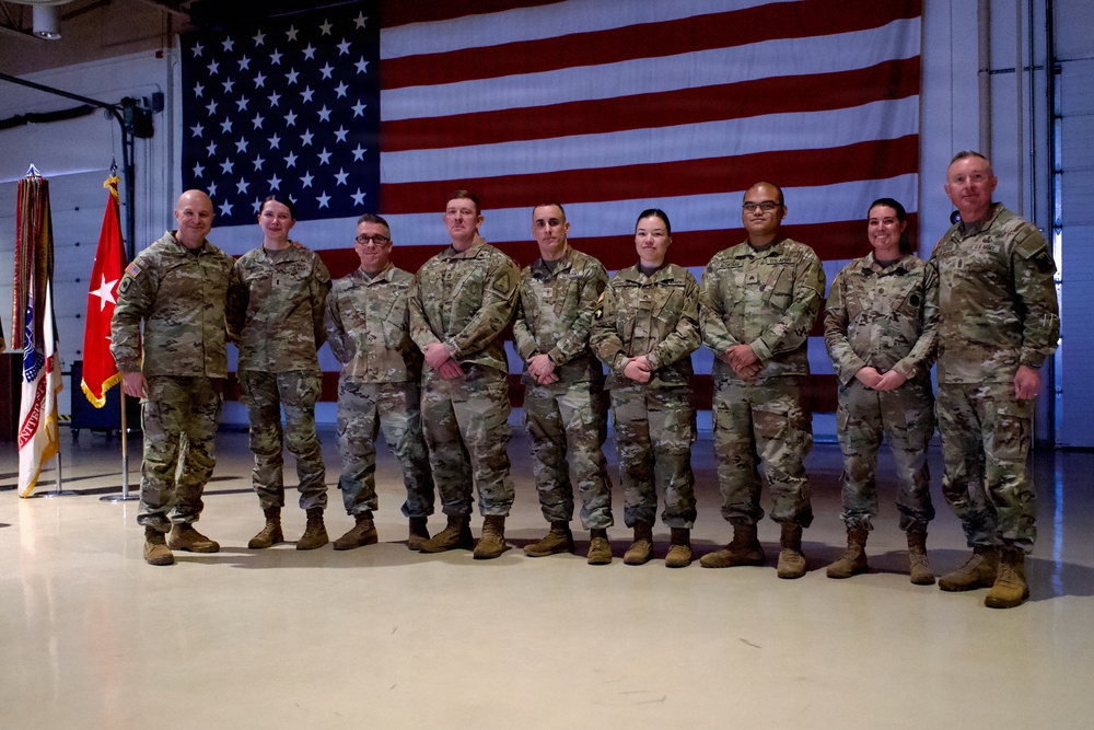 Director of the Army National Guard visits with Alaska Army Guard Soldiers