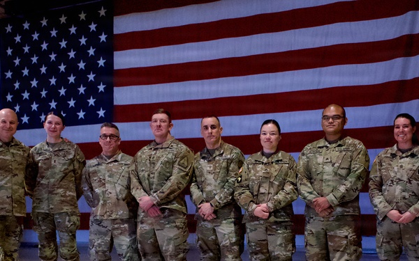 Director of the Army National Guard visits with Alaska Army Guard Soldiers