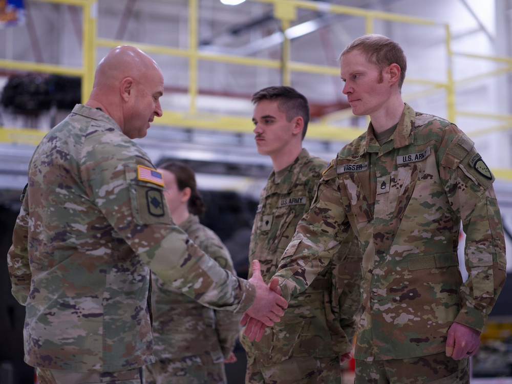 Director of the Army National Guard visits with Alaska Army Guard Soldiers