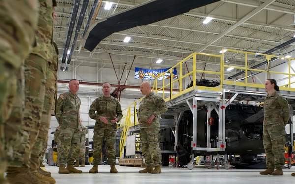 Director of the Army National Guard visits with Alaska Army Guard Soldiers