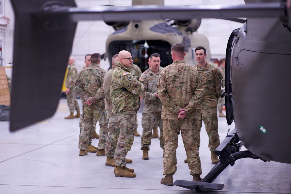 Director of the Army National Guard visits with Alaska Army Guard Soldiers