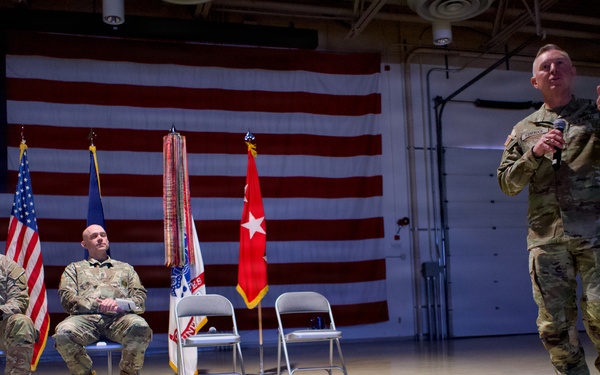 Director of the Army National Guard visits with Alaska Army Guard Soldiers