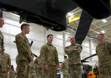 Director of the Army National Guard visits with Alaska Army Guard Soldiers