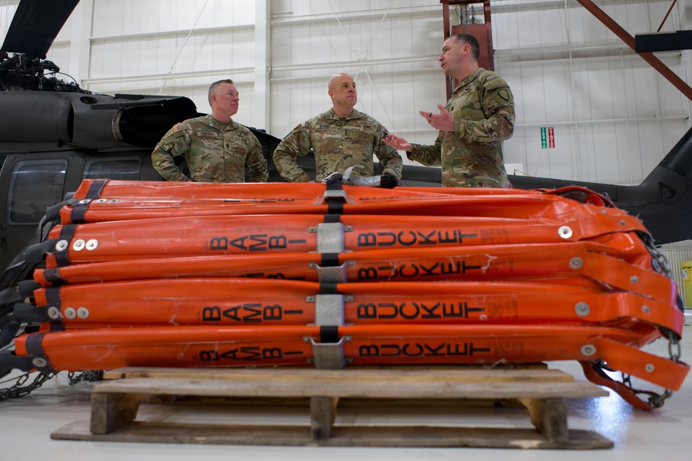 Director of the Army National Guard visits with Alaska Army Guard Soldiers