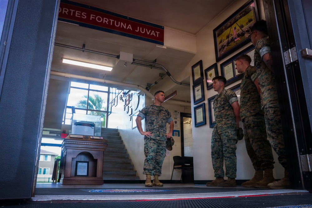 3rd Maint. Bn and 3rd MLR Marines participate in a meet and greet