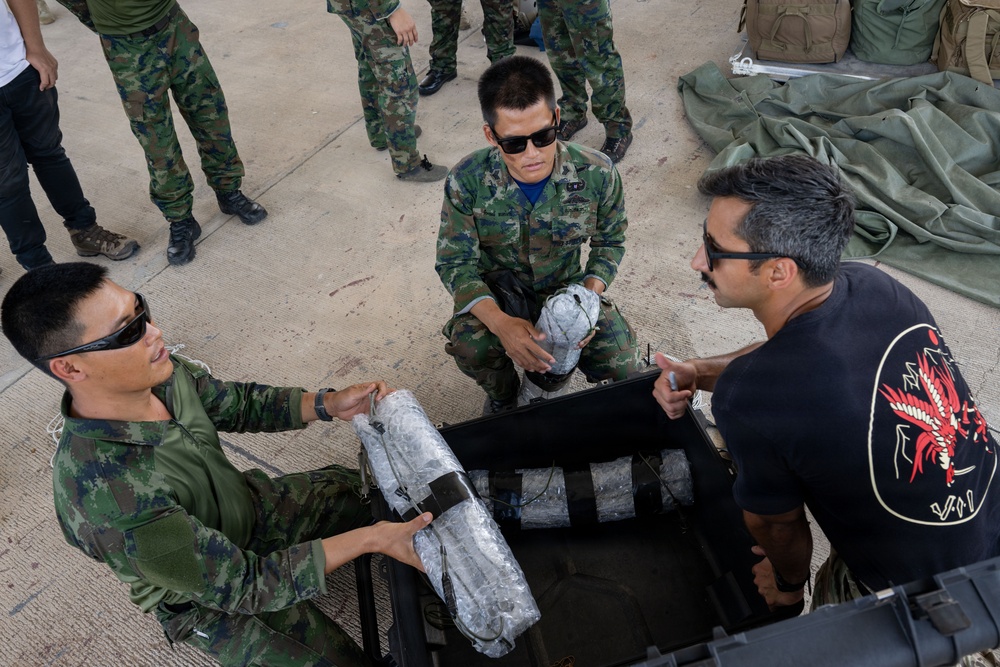 U.S. and Royal Thai Navies conduct freefall jump operations during CG26