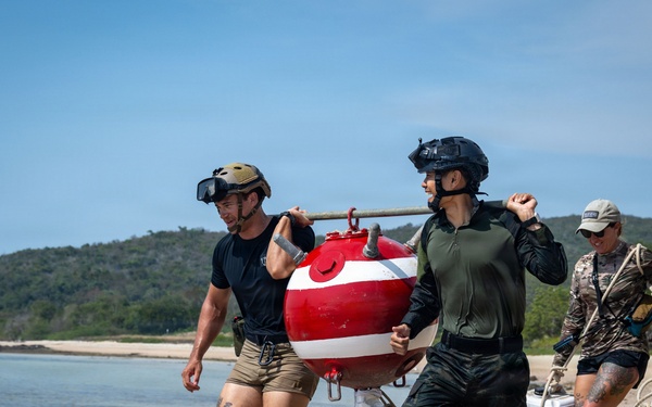 U.S. and Royal Thai Navies conduct freefall jump operations during CG26