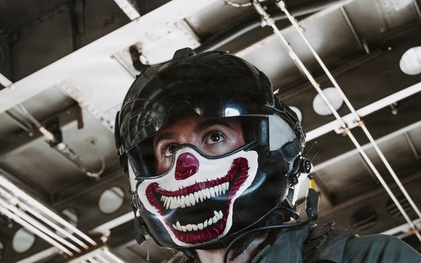 11th MEU Marines, Sailors Conduct an Amphibious Assault from USS Portland