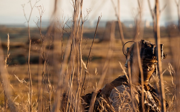 11th MEU Marines, Sailors Conduct an Amphibious Assault from USS Portland