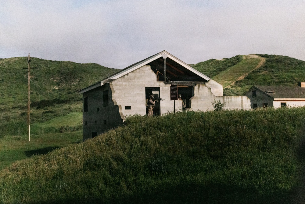 11th MEU Marines, Sailors Conduct an Amphibious Assault from USS Portland