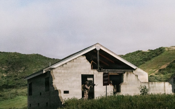 11th MEU Marines, Sailors Conduct an Amphibious Assault from USS Portland