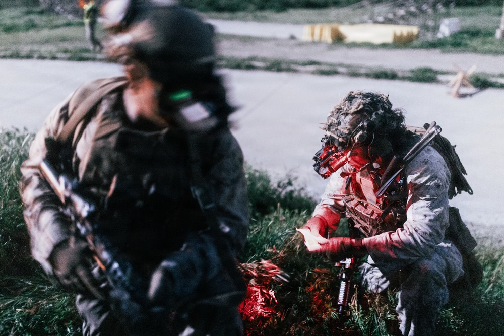 11th MEU Marines, Sailors Conduct an Amphibious Assault from USS Portland