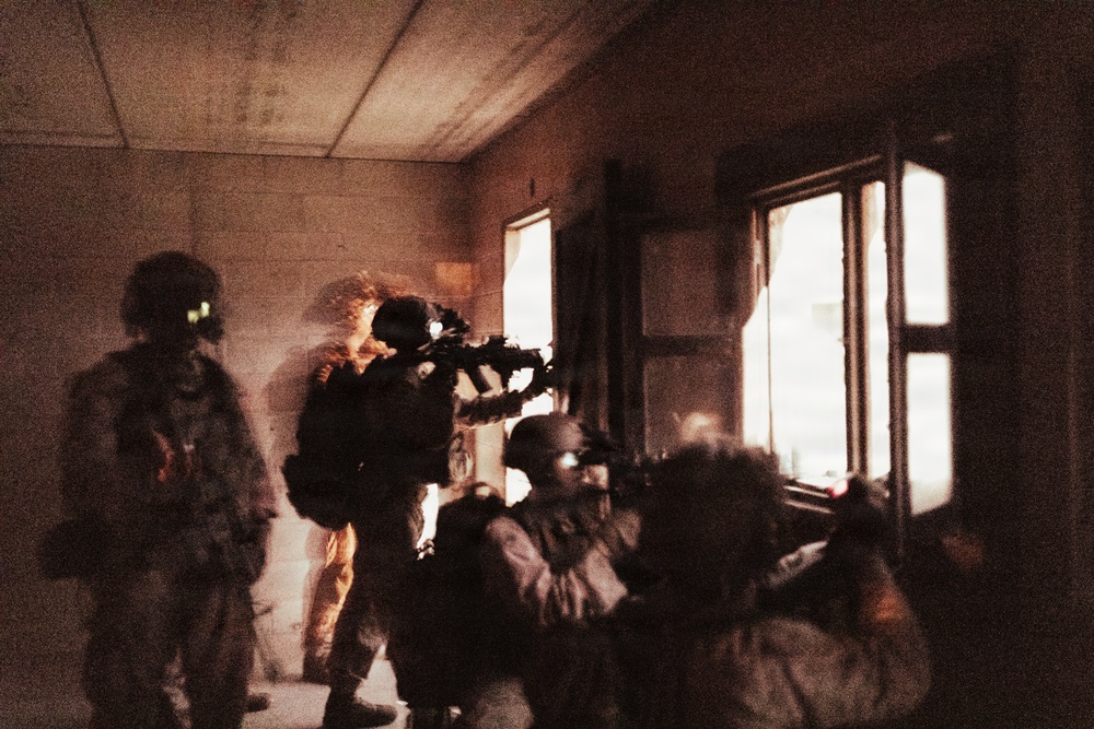 11th MEU Marines, Sailors Conduct an Amphibious Assault from USS Portland