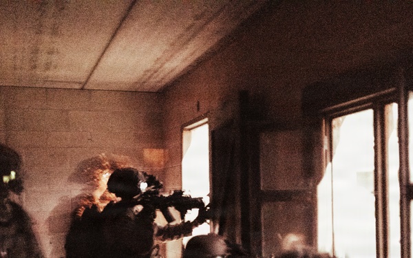 11th MEU Marines, Sailors Conduct an Amphibious Assault from USS Portland