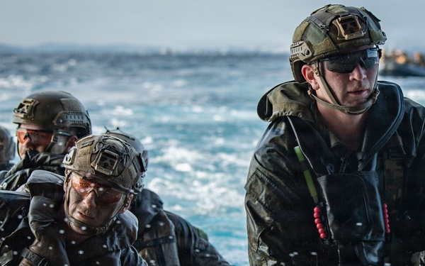 USS New Orleans (LPD 18) Conducts Surface Operations with the 31st Marine Expeditionary Unit
