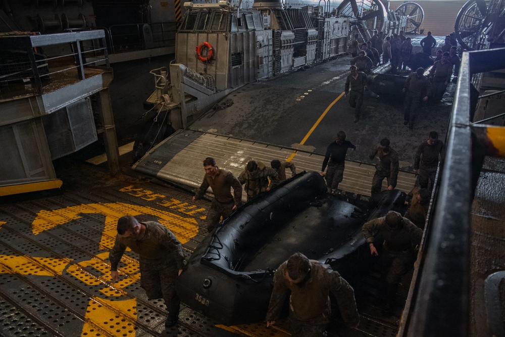 USS New Orleans (LPD 18) Conducts Surface Operations with the 31st Marine Expeditionary Unit