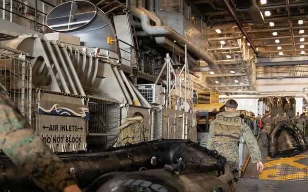 USS New Orleans (LPD 18) Conducts Surface Operations with the 31st Marine Expeditionary Unit