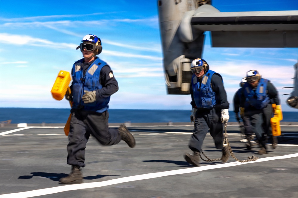 11th MEU Marines, Sailors Conduct Flight Deck Operations Aboard USS Comstock