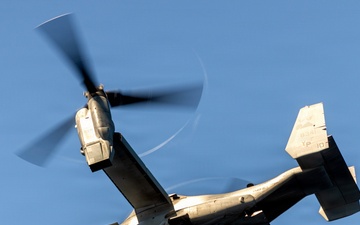 11th MEU Marines, Sailors Conduct Flight Deck Operations Aboard USS Comstock