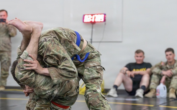 Iron Soldiers fight to win in Combatives during Torch Week