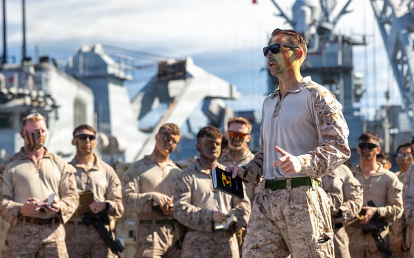 11th MEU Marines, Sailors Conduct an Amphibious Assault on Marine Corps Base Camp Pendleton