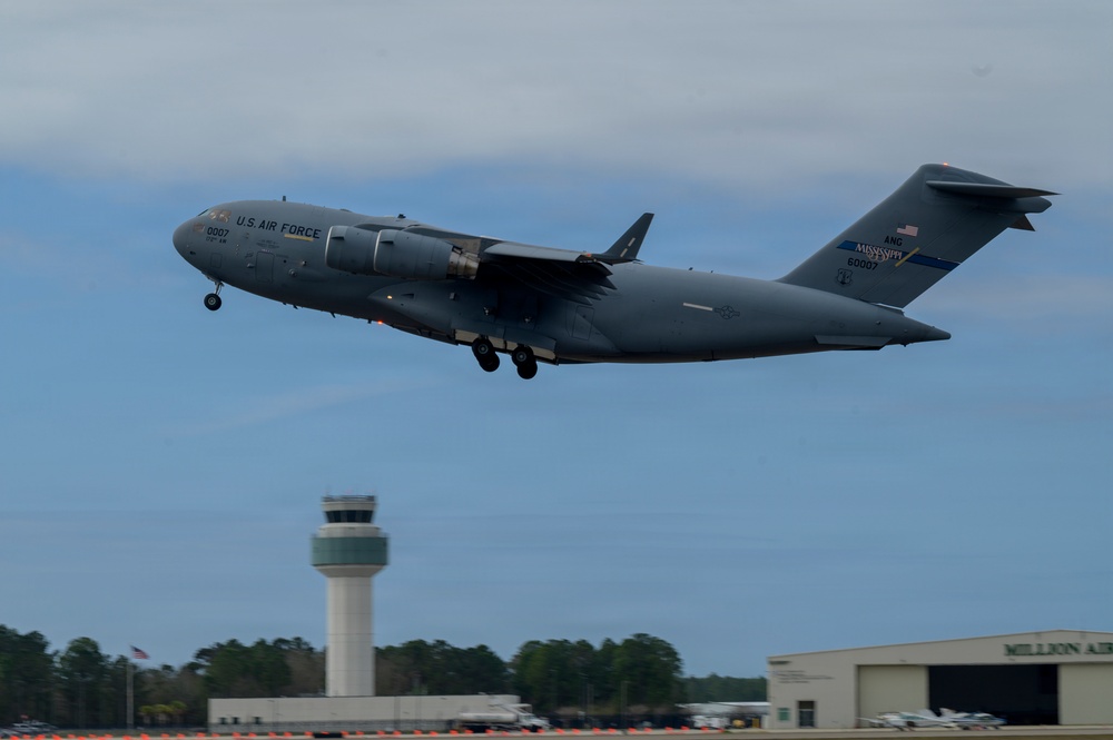 C-17 Globemaster III Conducts Touch-and-Go in Gulfport