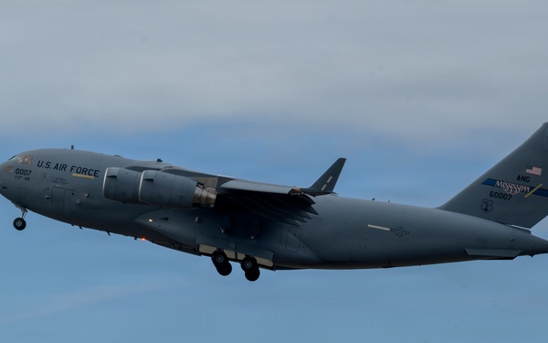 C-17 Globemaster III Conducts Touch-and-Go in Gulfport