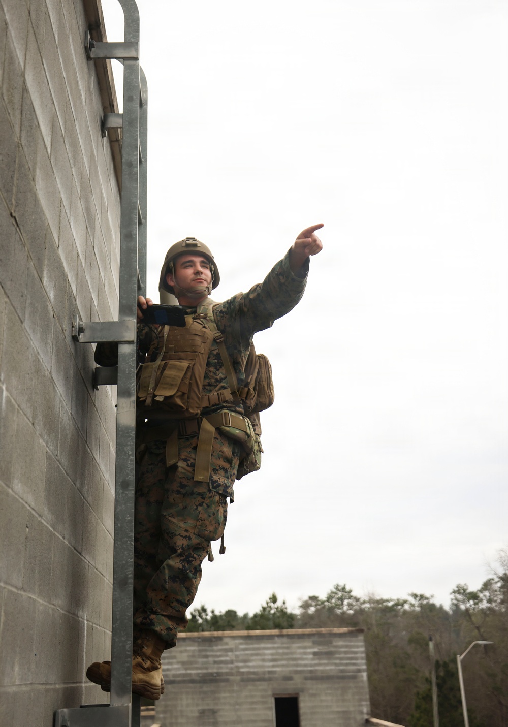 Marines participate in Advanced Radio Frequency Intelligence Operators Course