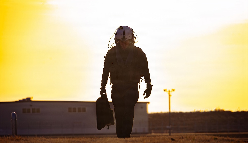 31st MEU | VMM 265 conducts a bilateral fly over exercise