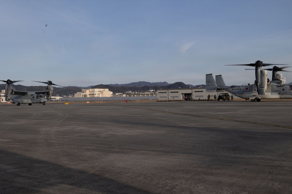 31st MEU | VMM 265 conducts a bilateral fly over exercise