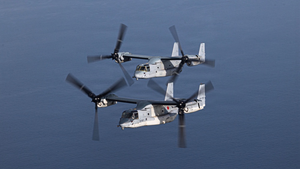 31st MEU | VMM 265 conducts a bilateral fly over exercise