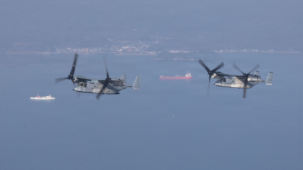 31st MEU | VMM 265 conducts a bilateral fly over exercise