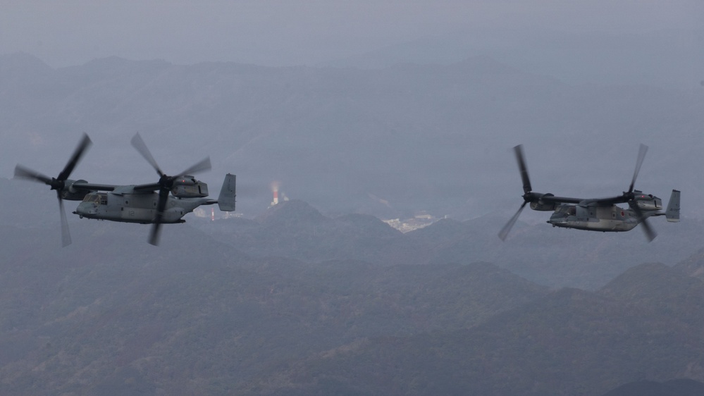 31st MEU | VMM 265 conducts a bilateral fly over exercise