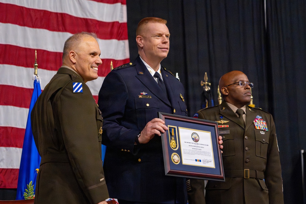 Fallen Metropolitan Police Department Officer awarded as D.C. National Guard hosts a Law Enforcement Recognition Ceremony