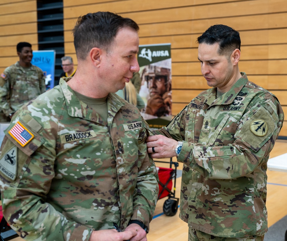 Leaders from MDCE Welcome New Soldiers