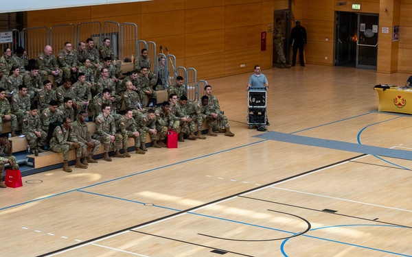 Leaders from MDCE Welcome New Soldiers