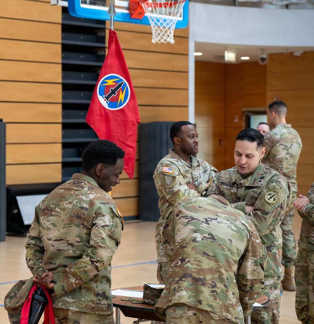 Leaders from MDCE Welcome New Soldiers