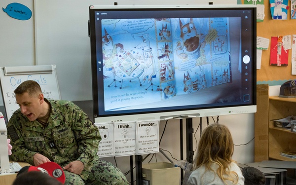 NAVSTA Rota Sailors Read to Rota Elementary School Students