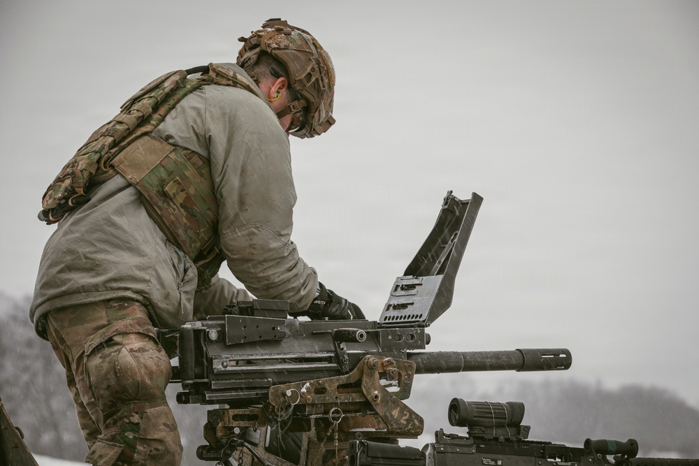 173rd Airborne Brigade Soldiers execute mounted weapons training in Romania