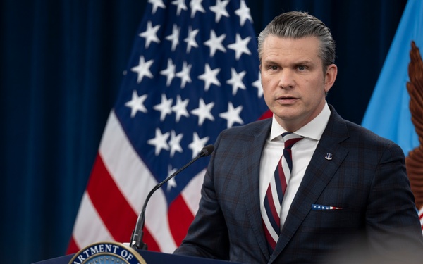 SW, CJCS Conduct Pentagon Press Briefing