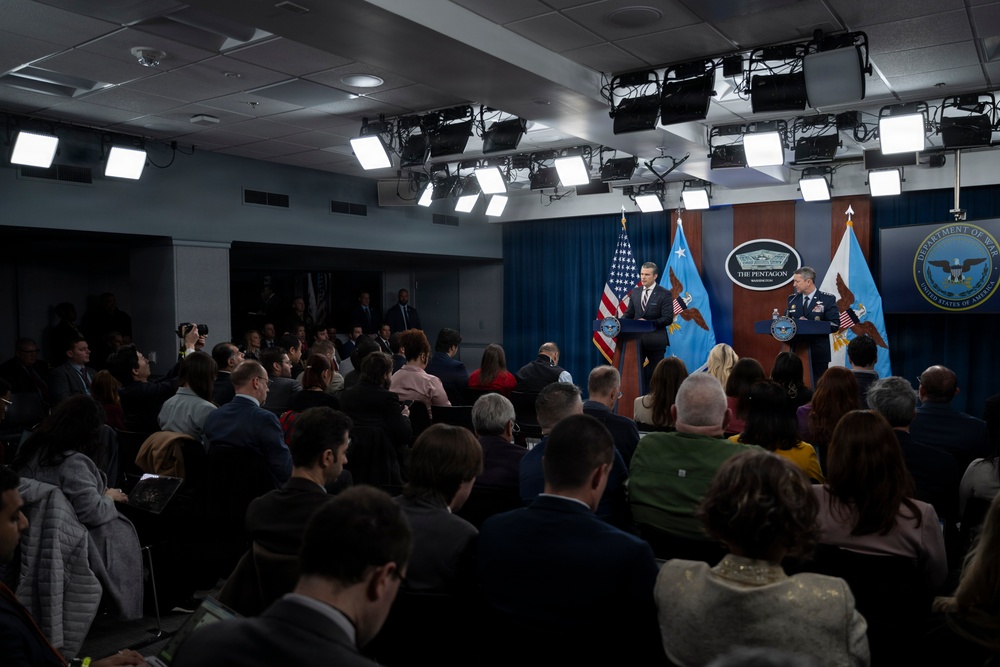 SW, CJCS Conduct Pentagon Press Briefing