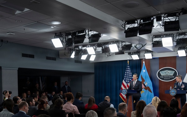 SW, CJCS Conduct Pentagon Press Briefing