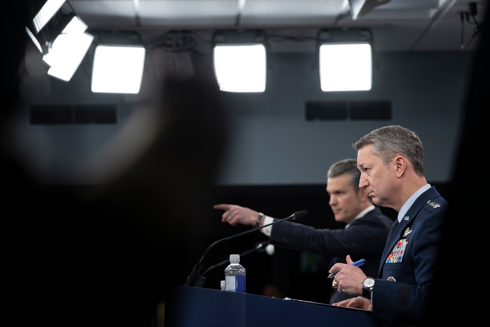 SW, CJCS Conduct Pentagon Press Briefing