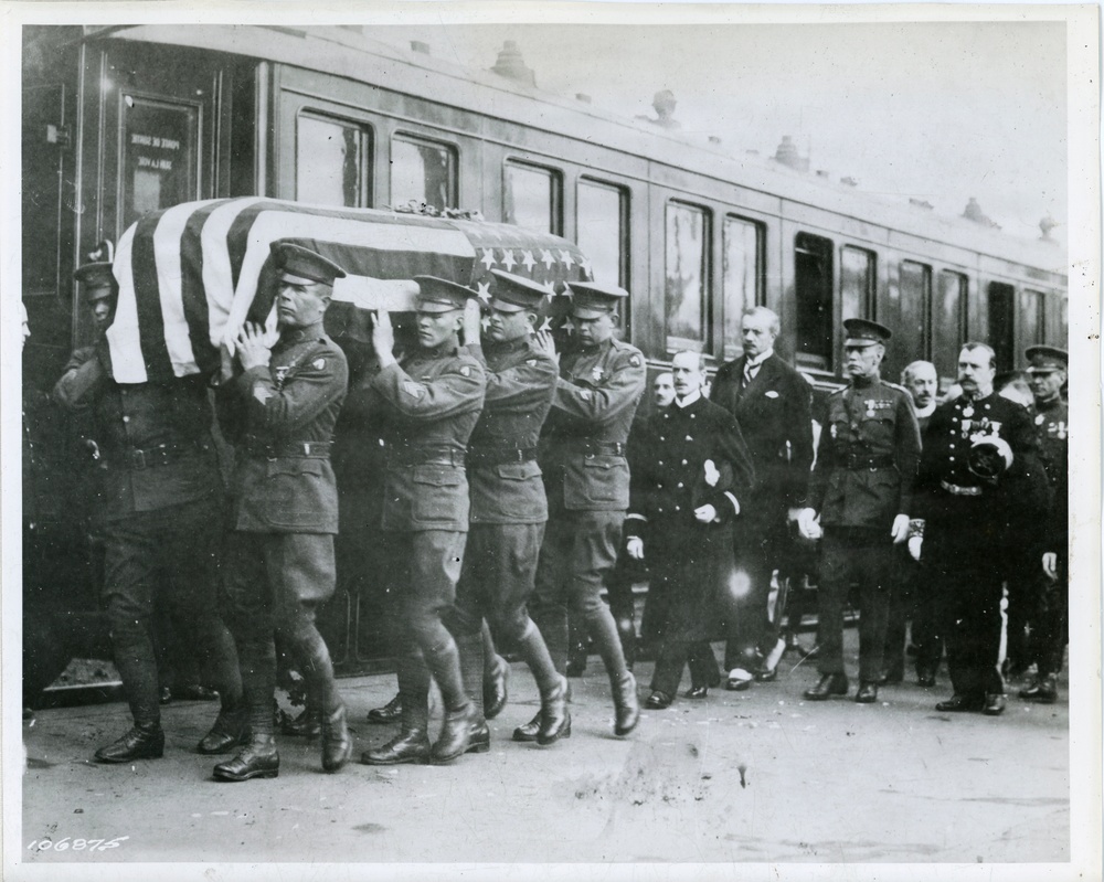 The Body of the Unknown Soldier - Carrying the Body on the Train, France