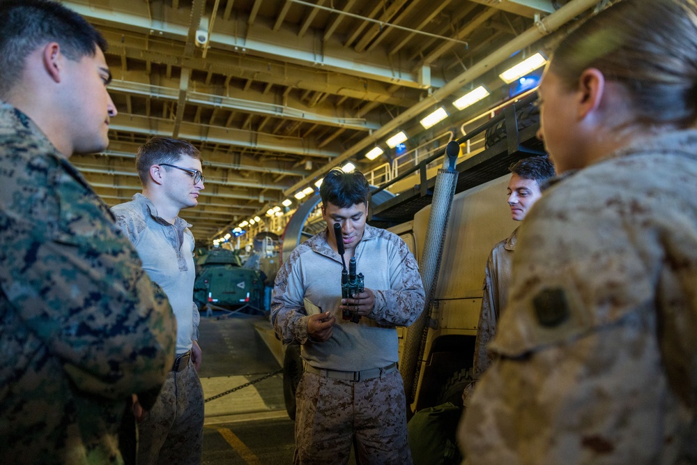11th MEU Marines, Sailors Conduct Ship-to-Shore Operations