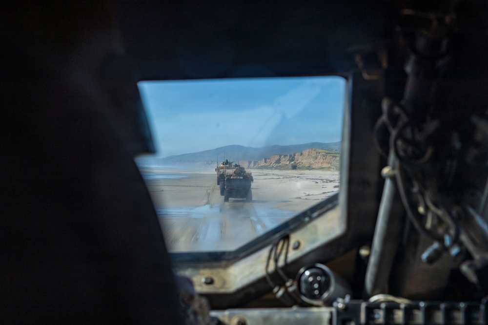 11th MEU Marines, Sailors Conduct Ship-to-Shore Operations