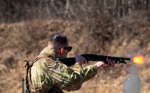 1-109th Infantry conducts weapons training